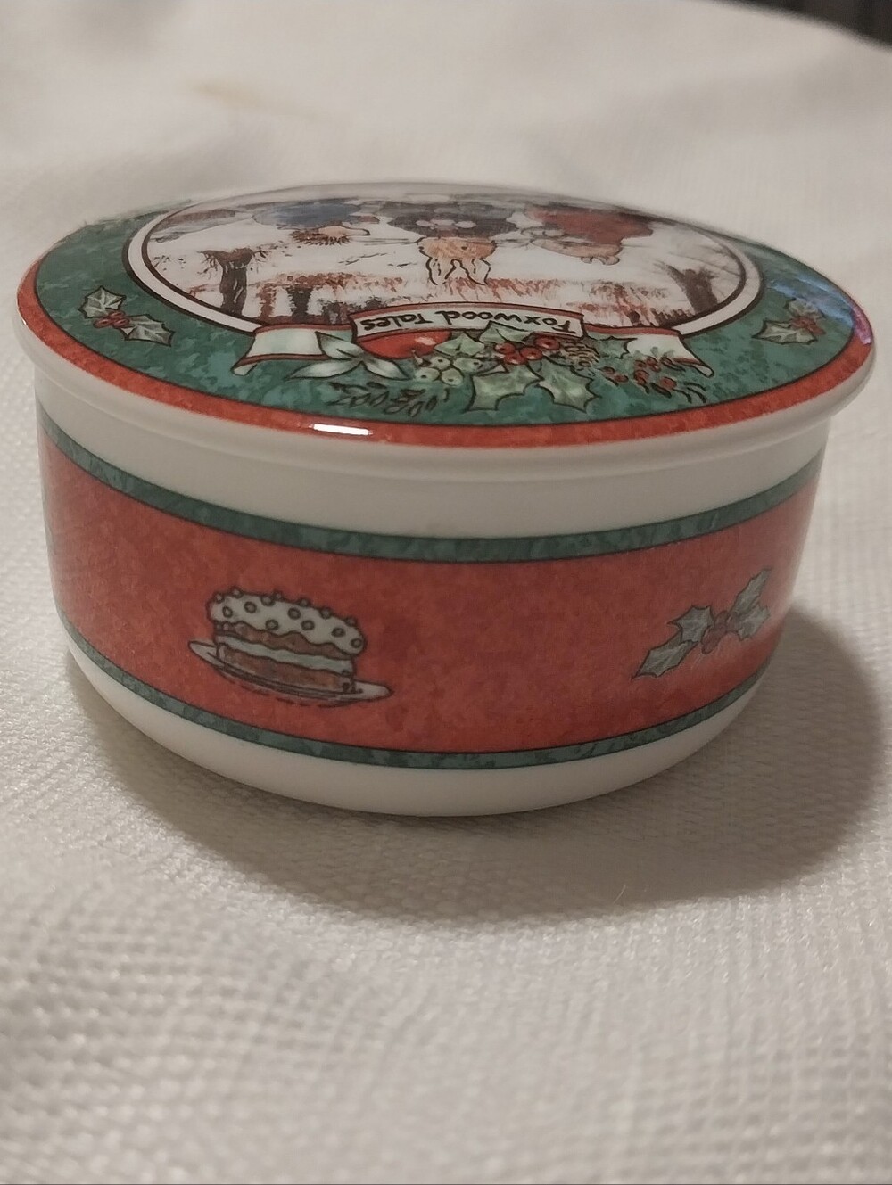 Villeroy & Boch Vintage 1994 Foxwood Tales Holiday Porcelain Trinket Box - Picture 3 of 6